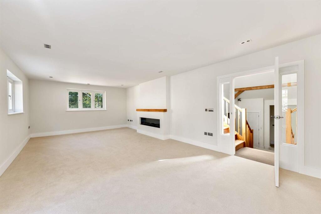 Oak Lodge, Dorking Road, Gomshall, GU5 9NY-75-1920