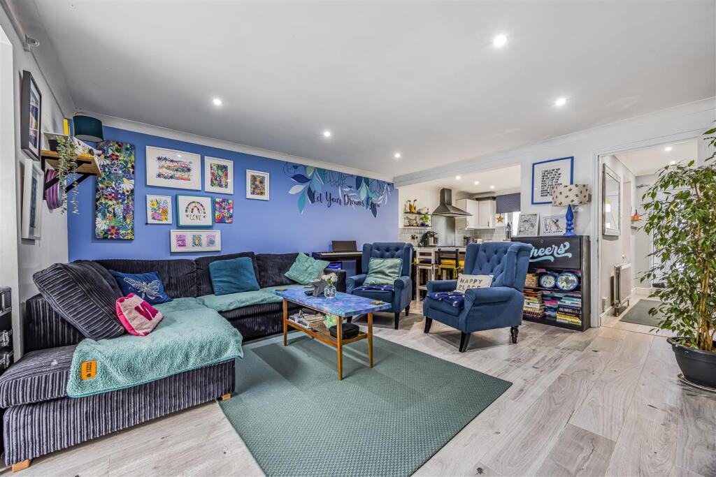 47 Third Avenue, Havant-PorticoMarketing-Nexa-28.j