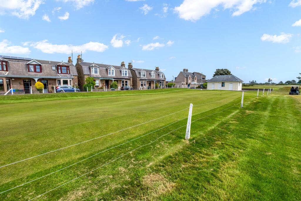 11 golf avenue (15).jpg