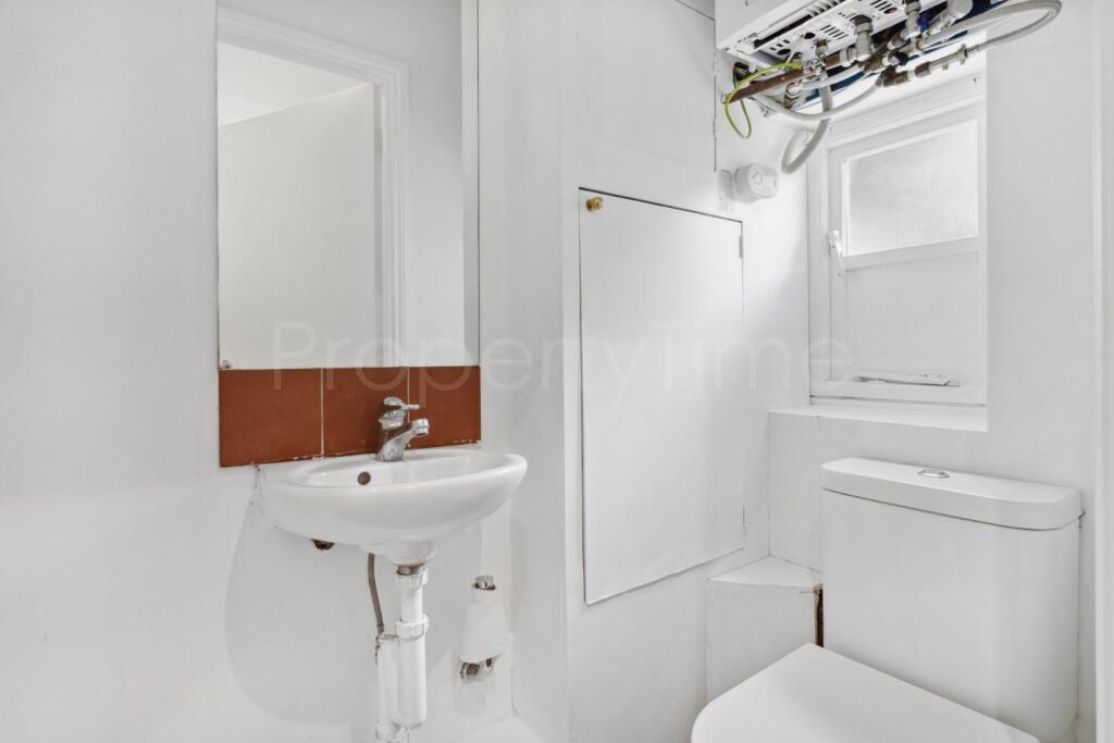 1605202518_PTIME_1c Ickburgh Road _E5 8AF_009.jpg