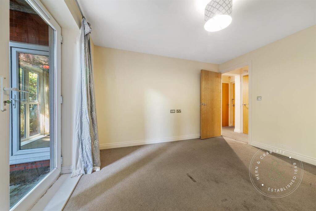 Clive-Hall-Court-05.jpg