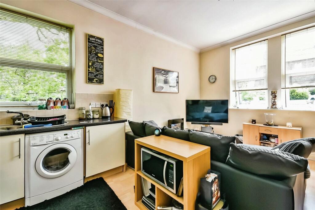 Living Room/Kitchen