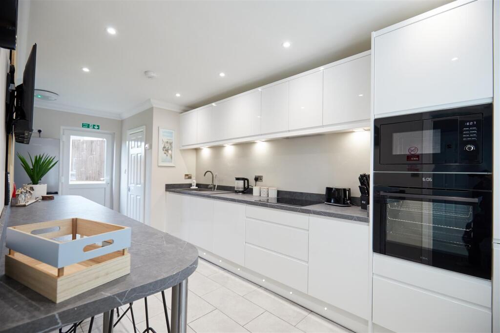 2 Barnesdale Road 5.jpg