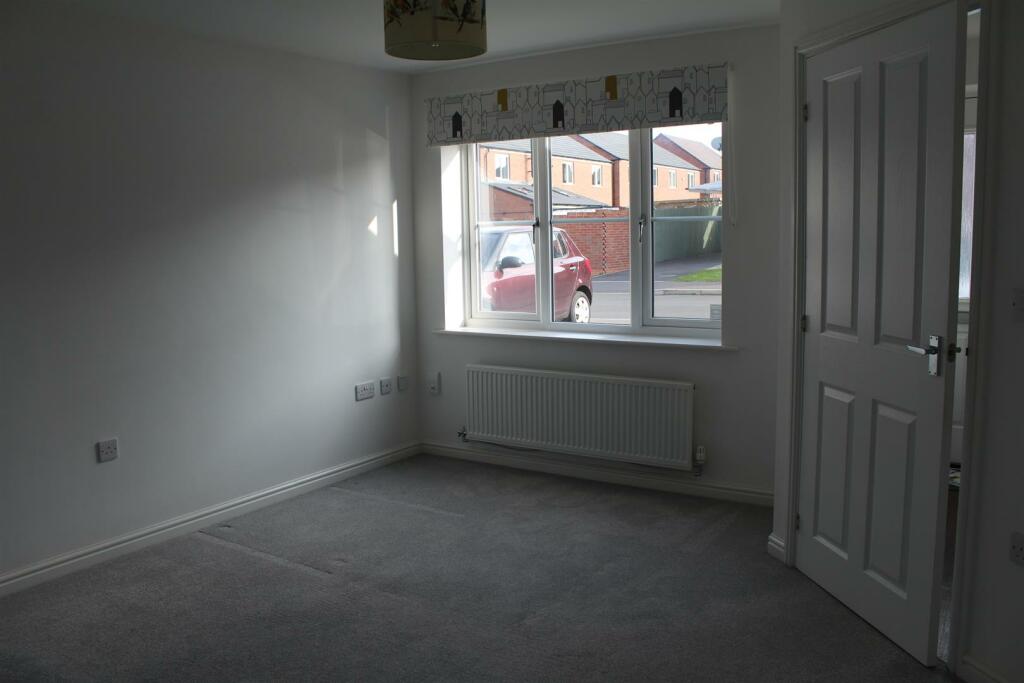 Lounge 2.JPG