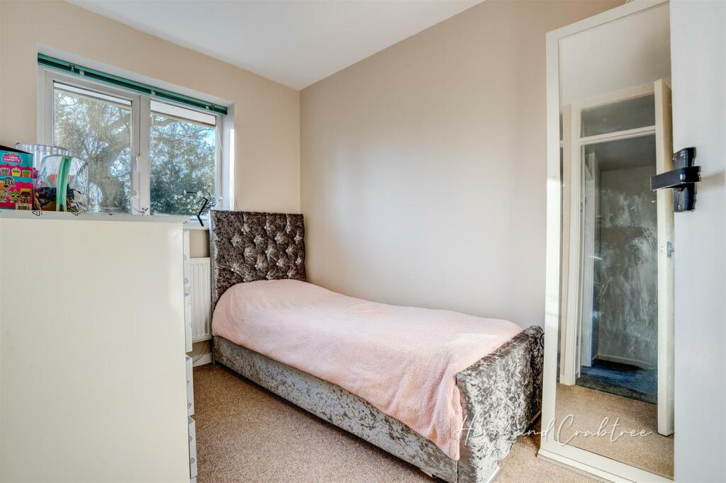 Kennington Close, Thornhill, HernCrabtree (12).jpg