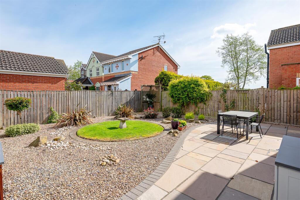 15 Whiterose drive-2.jpg