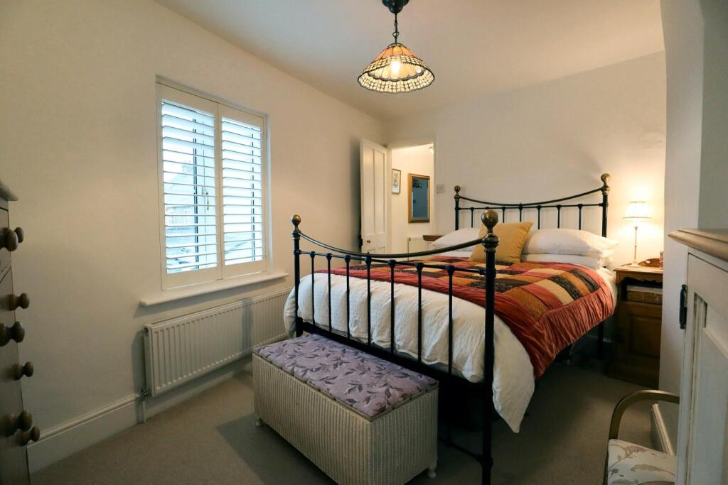 Bedroom 1 (2).jpg