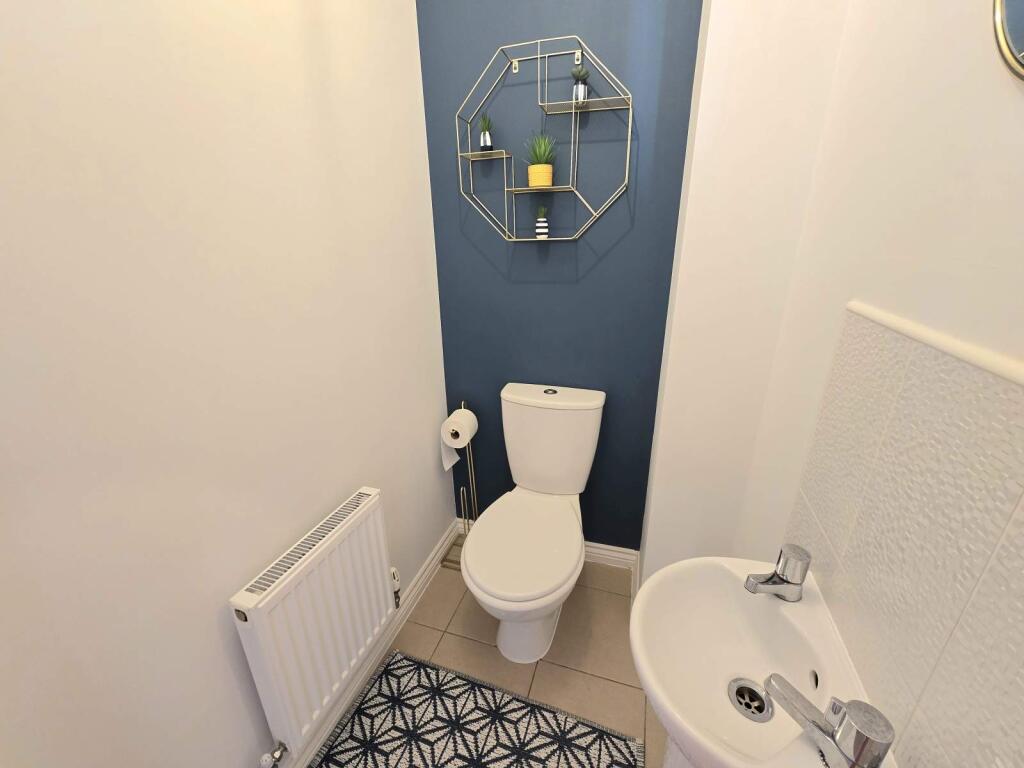 Cloakroom/w.c