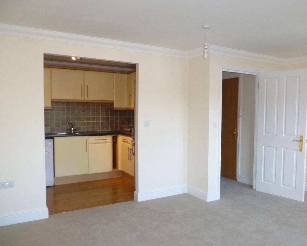 3 Brunel open plan to kitchen.JPG