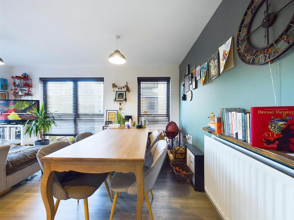 8 - Two-Bedroom Flat for Auction, Paintworks, Bris
