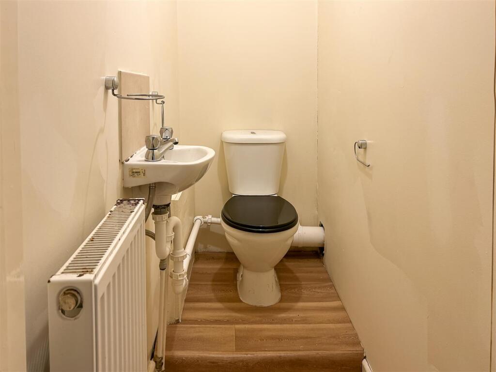 1765991163_18_78a317e6-ab6d-4a58-b50e-879fb23c035e