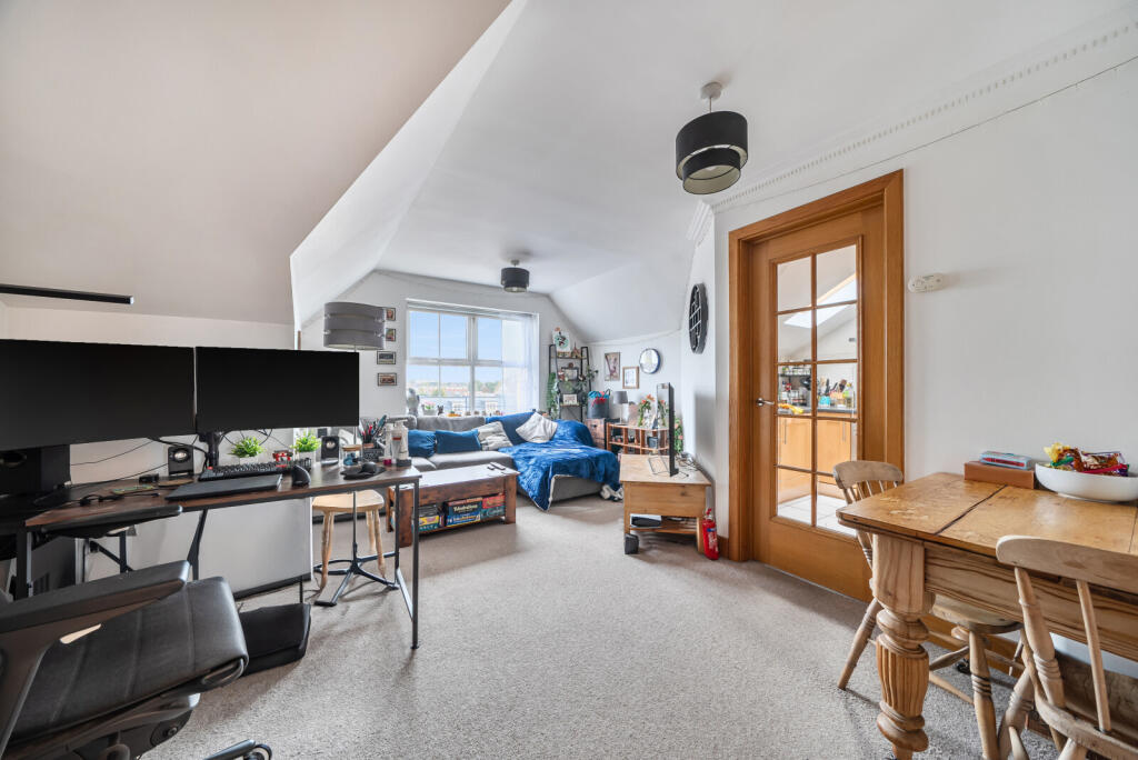 Sitting/Dining Room