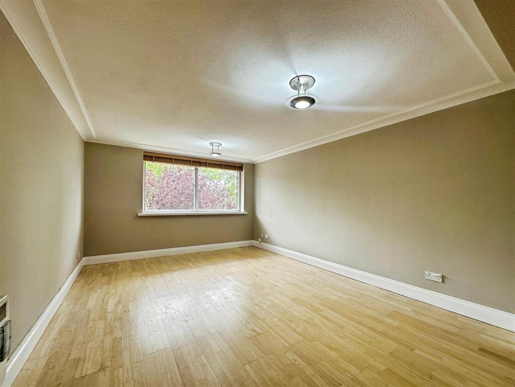 60772089--408F-AD3C-F3EF9B579E3D-61268-000013ECB22