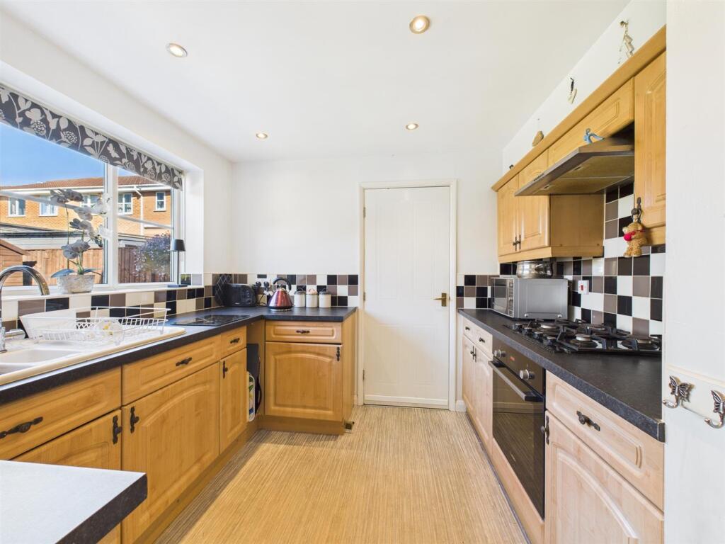 Kitchen: