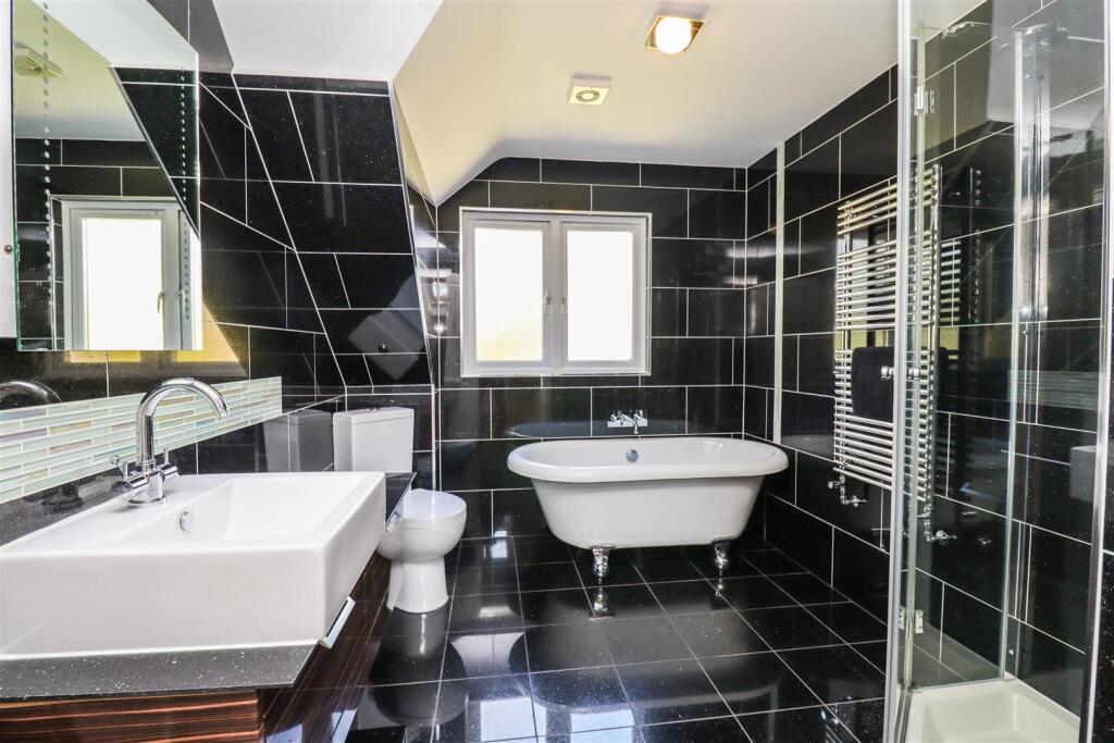 En Suite Bathroom