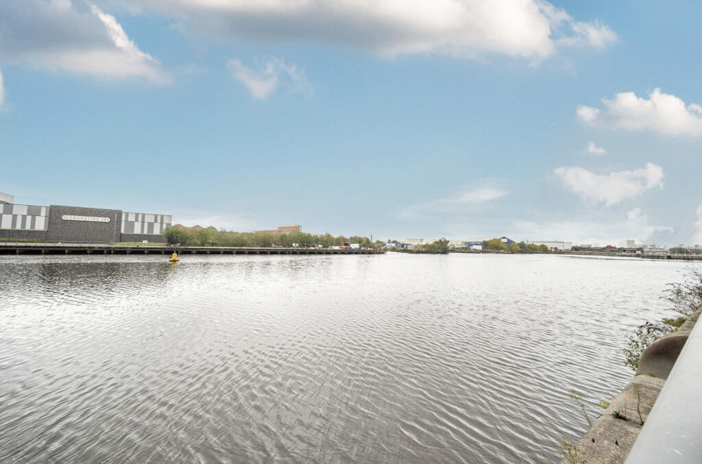 1364394-15-68e8df...