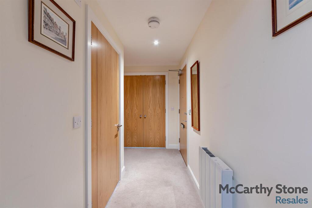 8668352-interior03-800.jpg