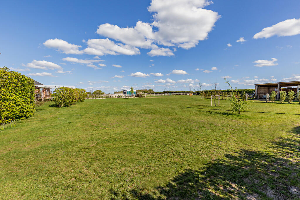 8644635-exterior2...