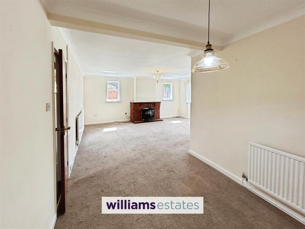 Lounge Dining Room