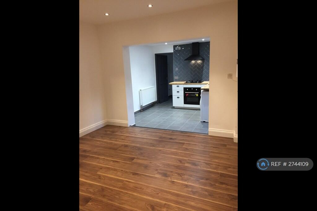 Whitehorse Lane, London, SE25