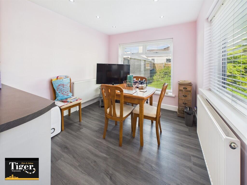 CAM02176G0-PR0578...