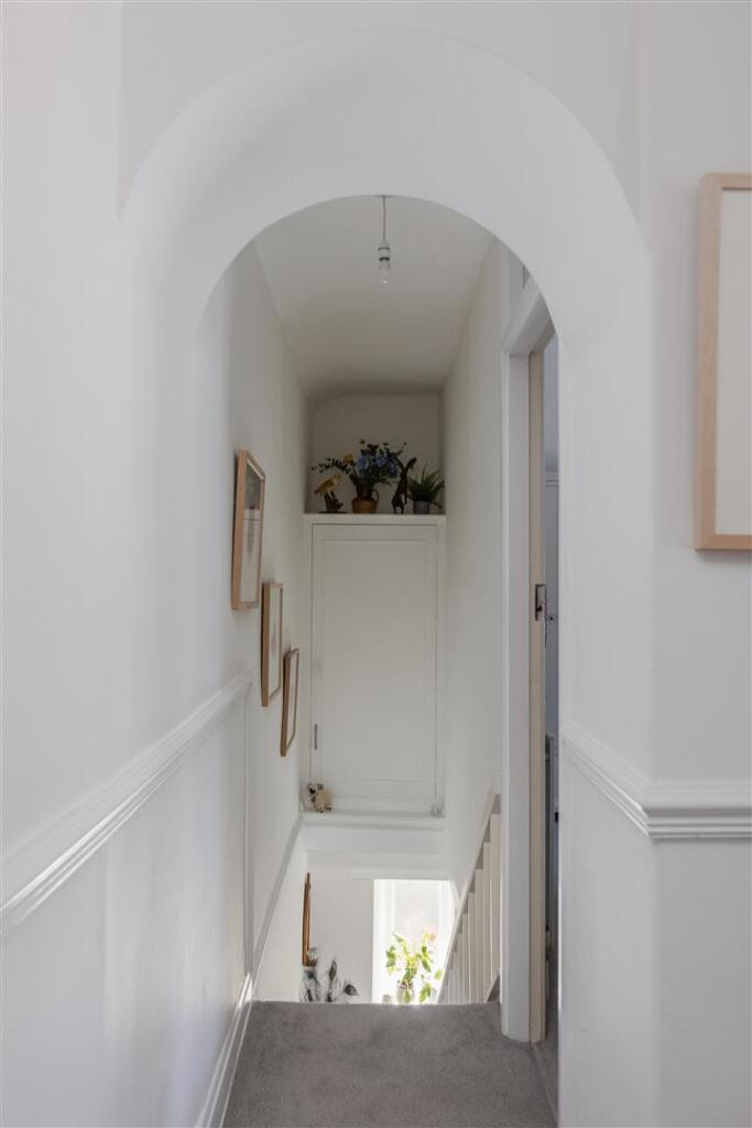 Honeystone Cottage Landing.jpg