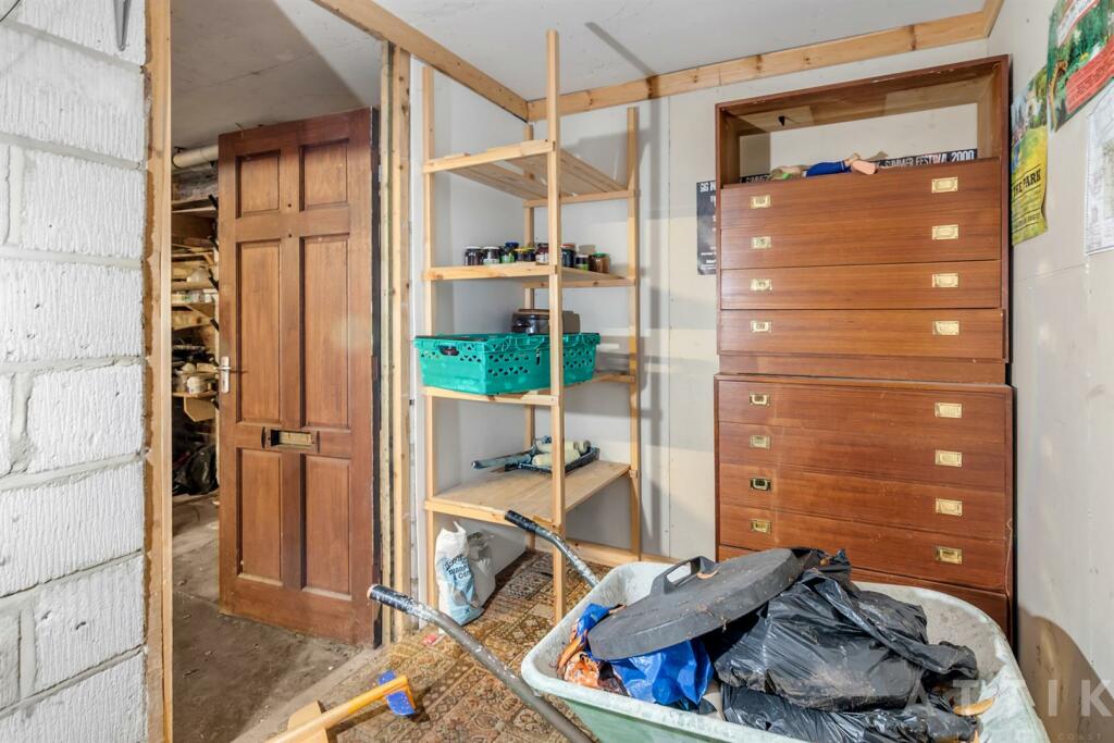 4 Gables, Bridge Street, Halesworth, IP19 8AQ (41)