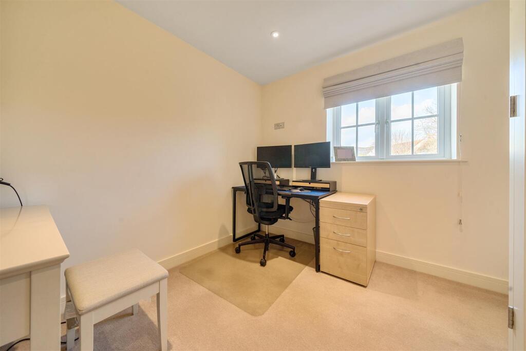 Honeysuckle Bed 4..jpg