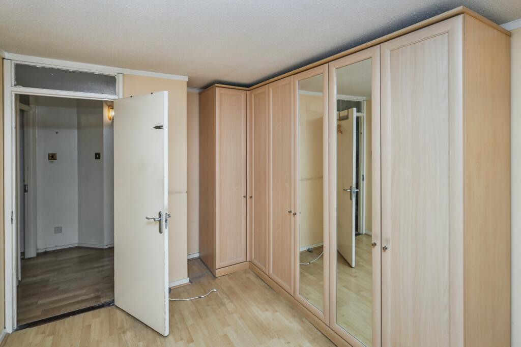 11 Whistler Walk, World's End Estate, Chelsea, London, SW10 0EP