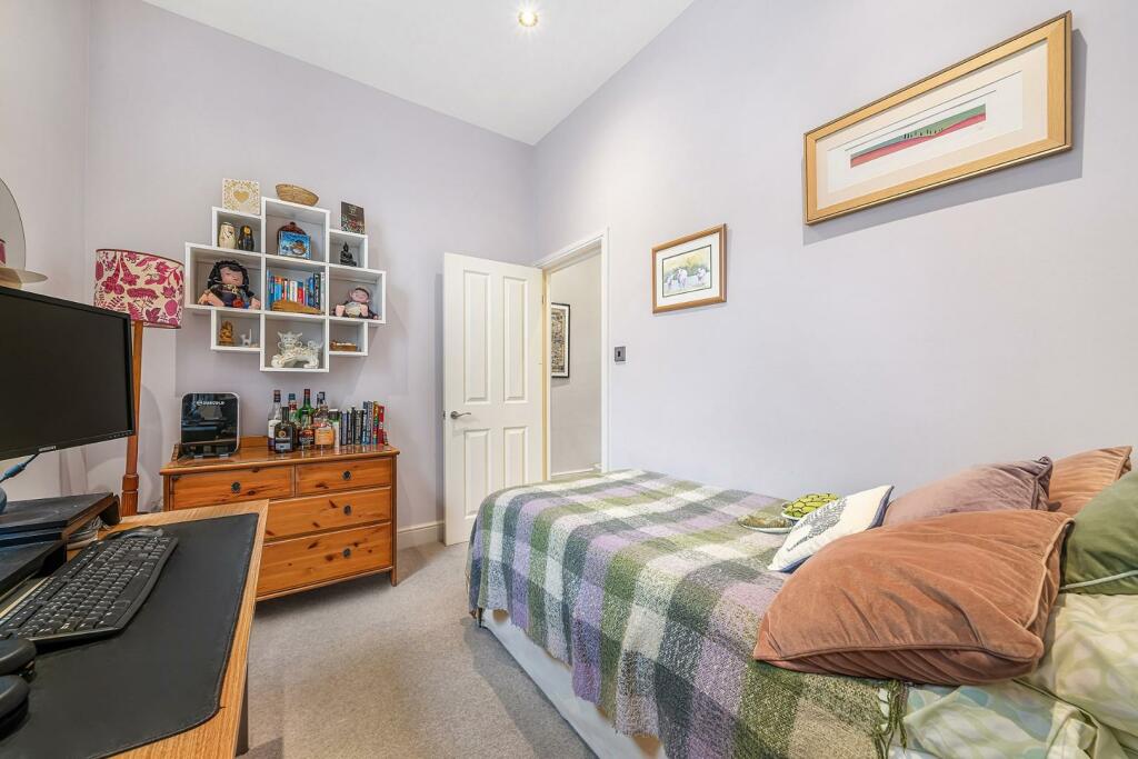 Bedroom 2 (2).jpg