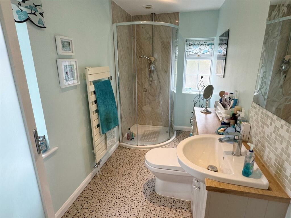 En Suite 1.JPG
