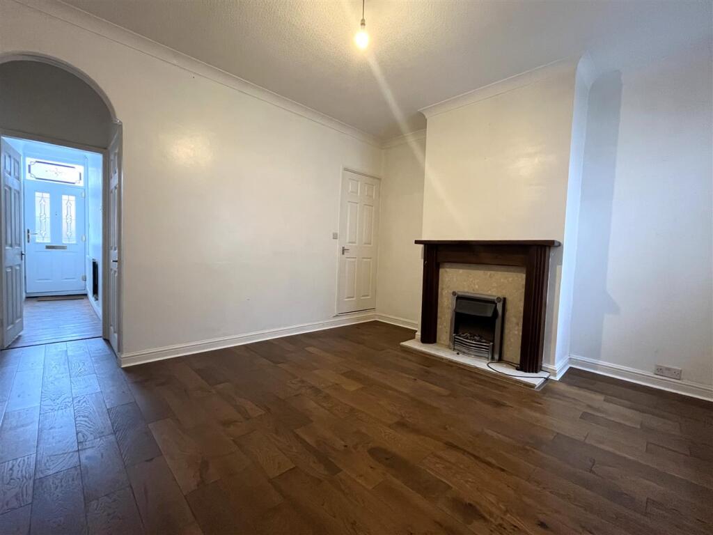 Dining Room (4).JPG