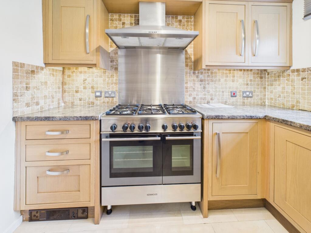 CAM02093G0-PR0068-STILL014