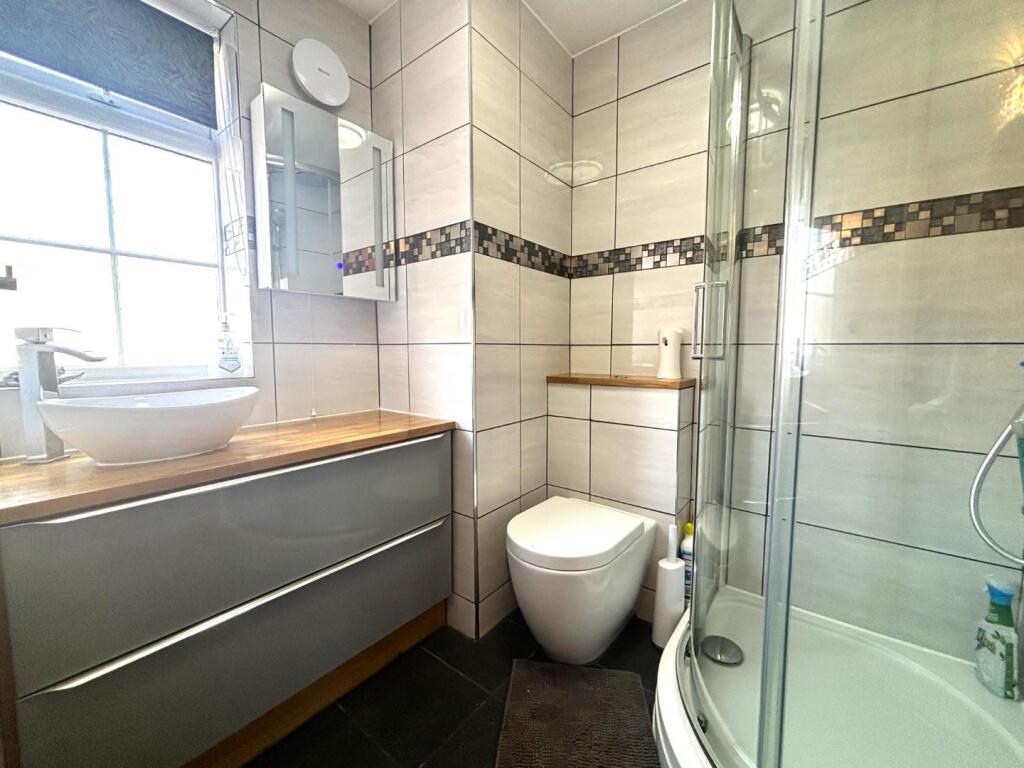 Ensuite.jpeg