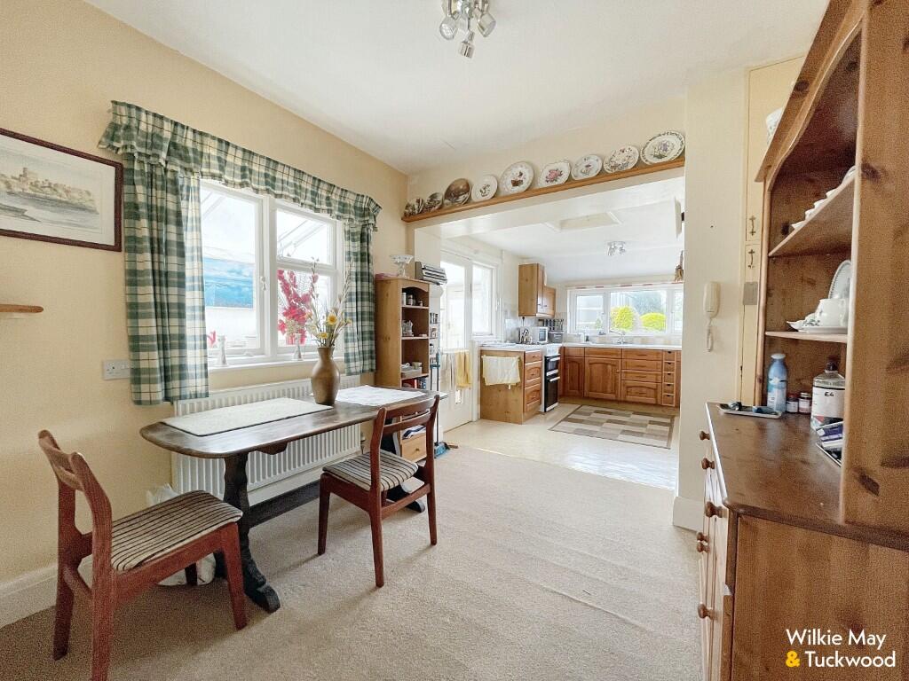 Dining into kitchen
