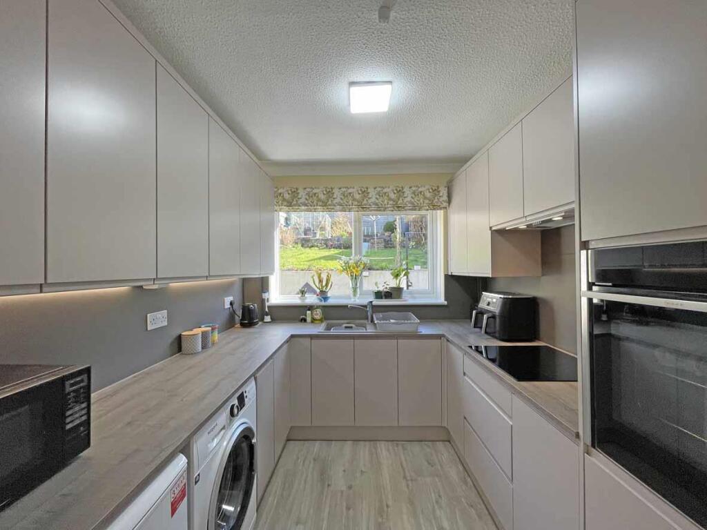 Holly Park Drive 46 Kitchen.jpg