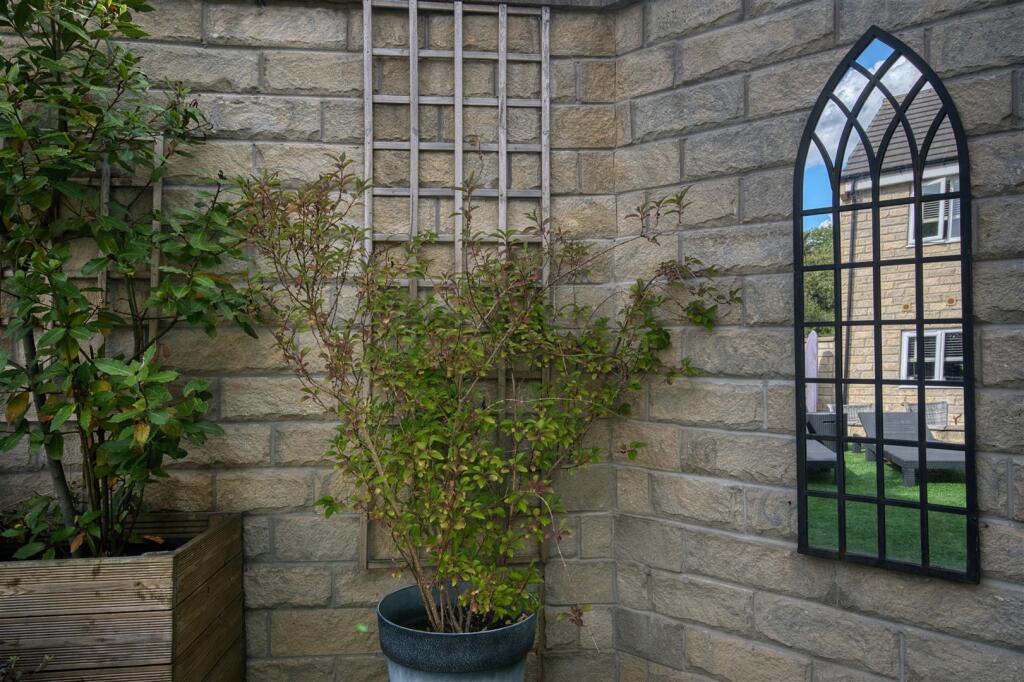 Garden wall and mirror.jpg