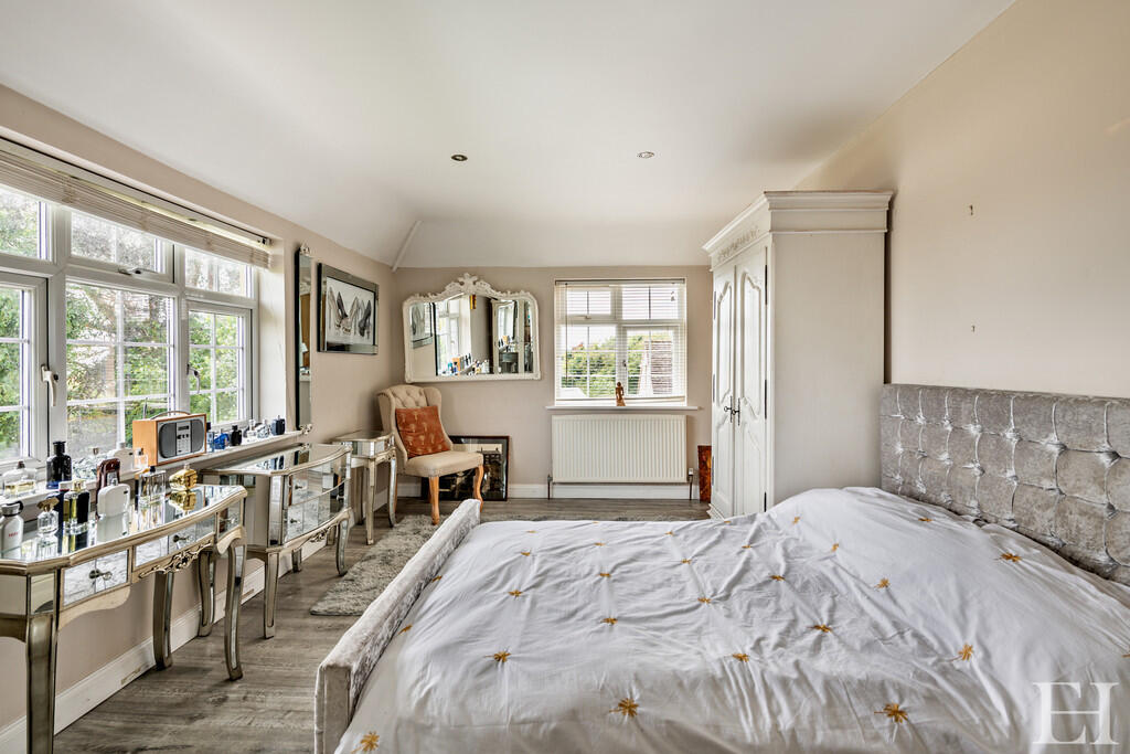 8608488-interiorW...