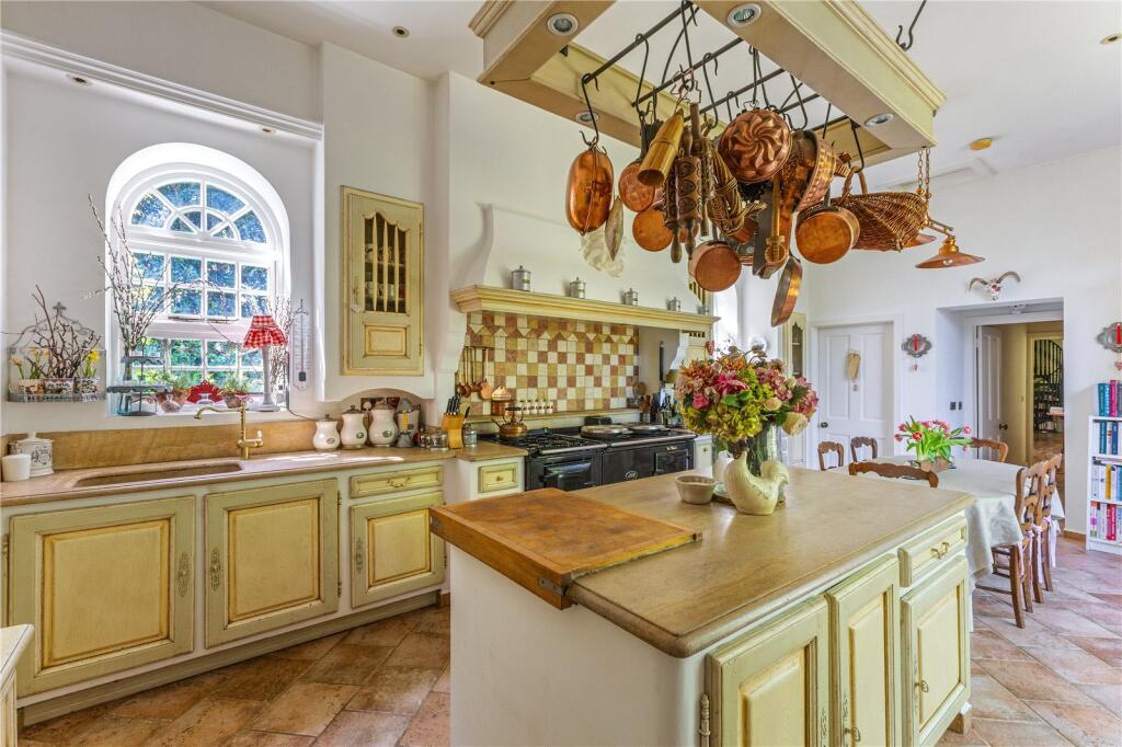 Kitchen/ Breakfast