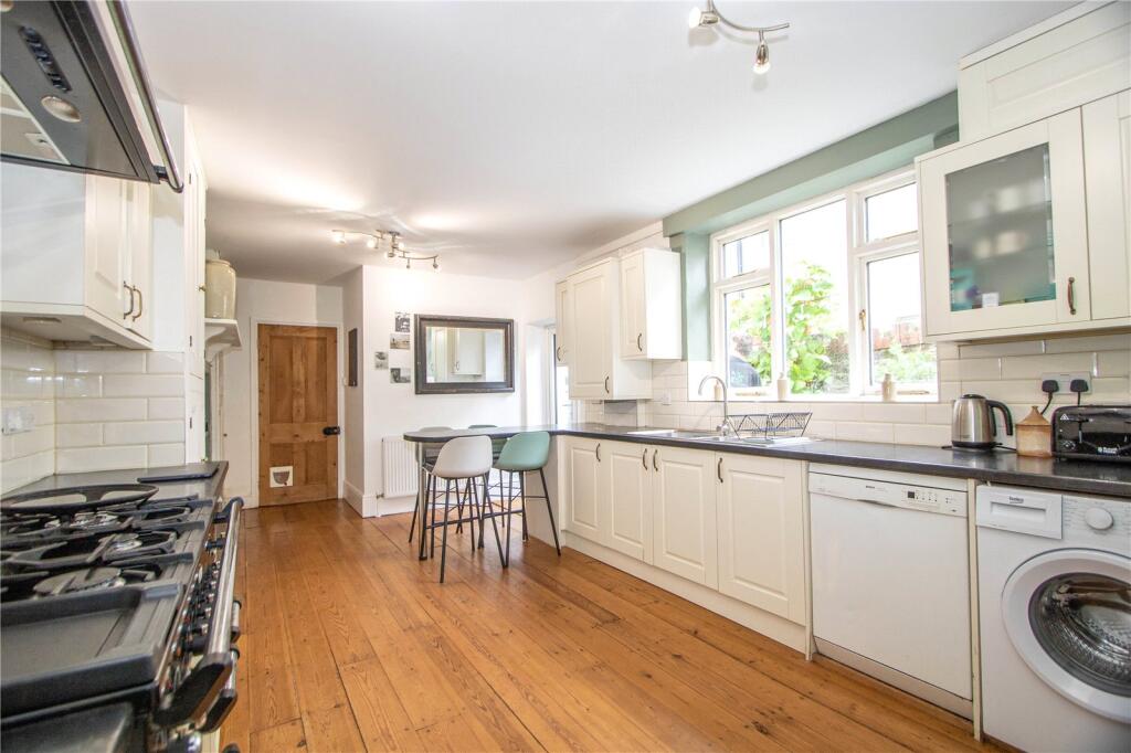 Kitchen/Breakfast Rm