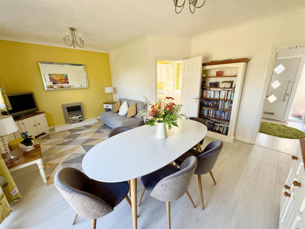 dining / sitting room