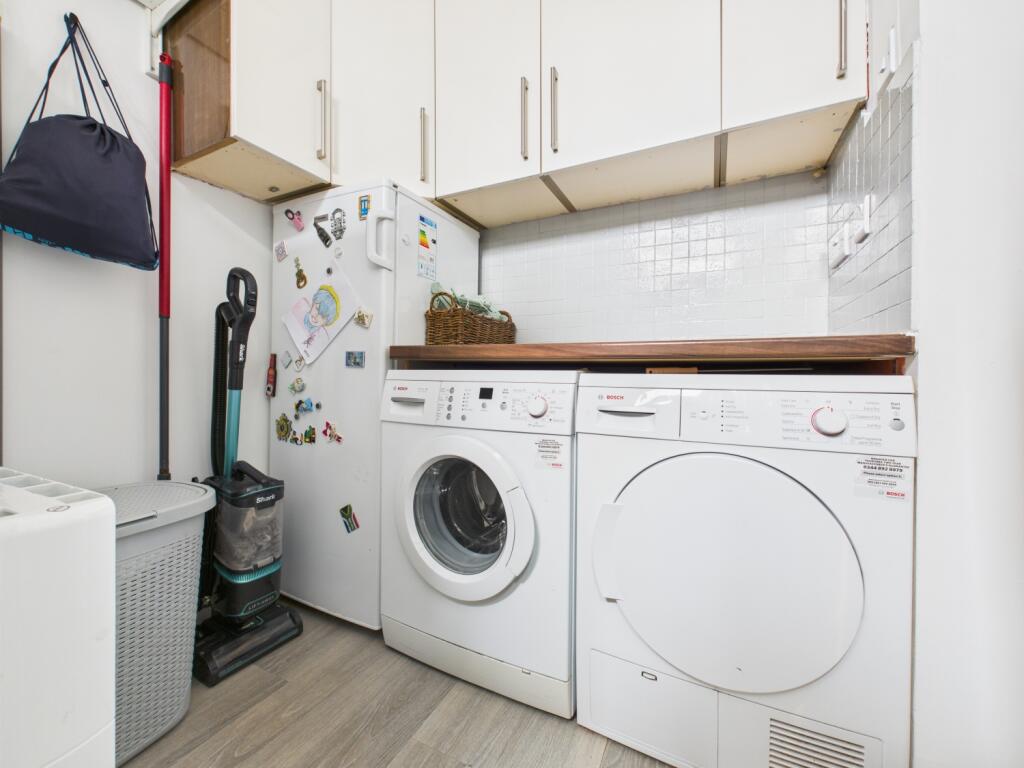 CAM03729G0-PR0153-STILL013