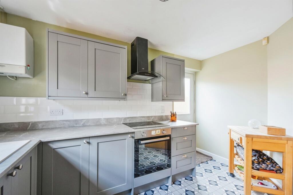 Kitchen: