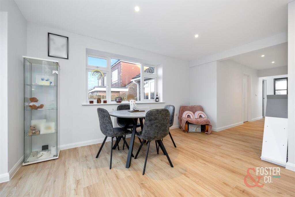 Mill Hill Close, 13-015.JPG