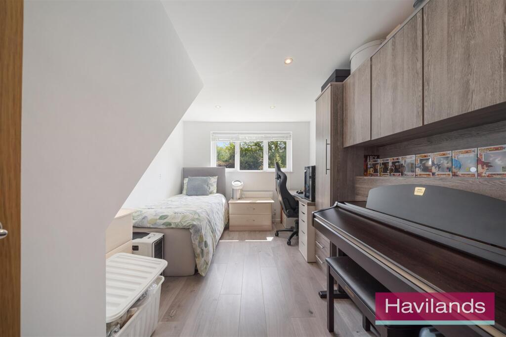 Lindal Cresent-11.jpg