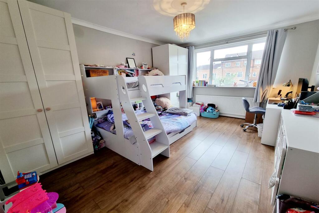 BEDROM 2: