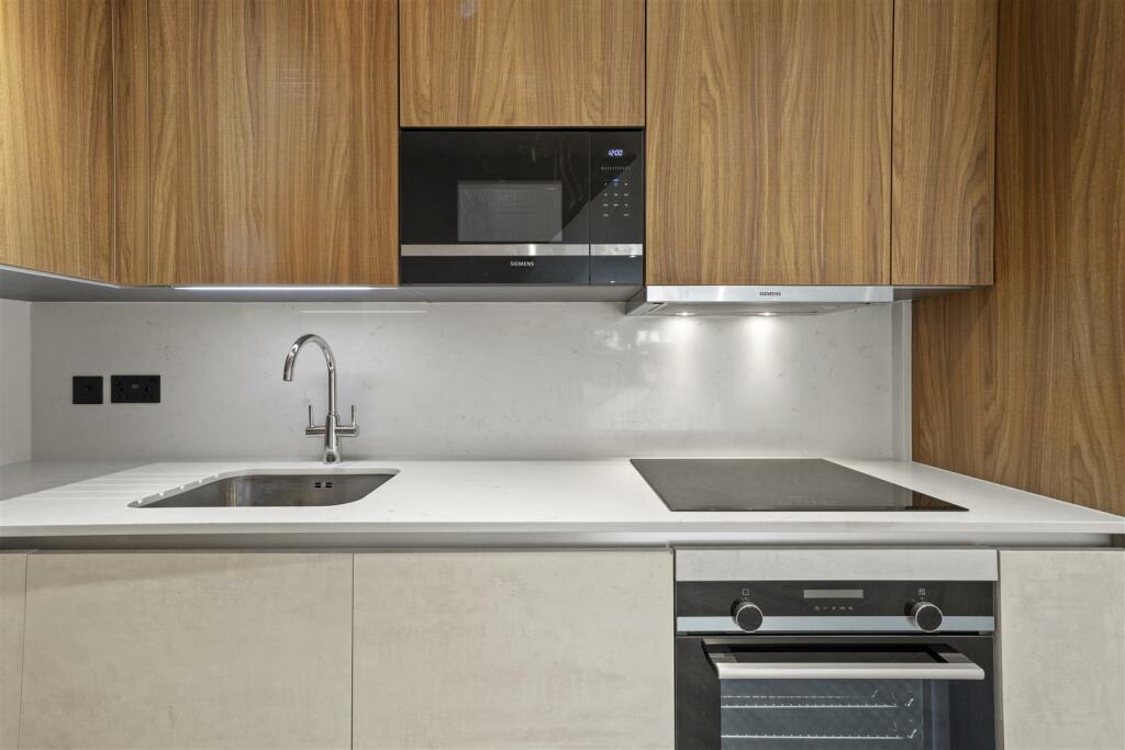 Flat 5 - 7, Sudbury Hill Close ,  - 3dtrBLFrRLYzDK