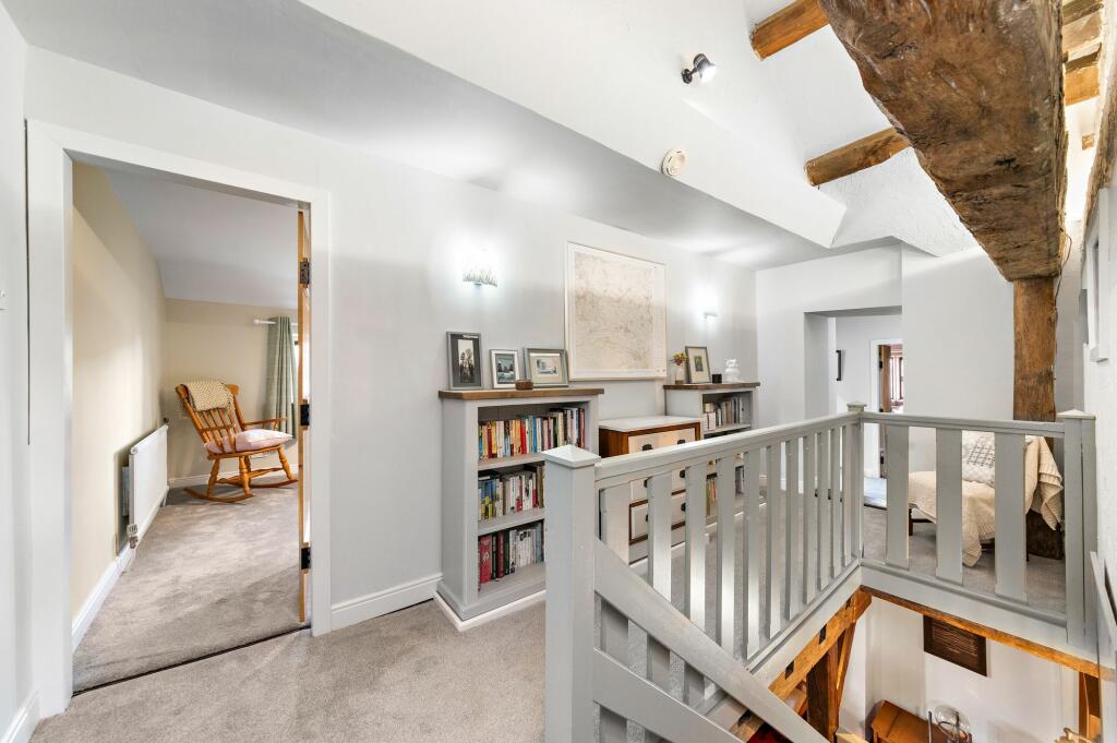 FIRST FLOOR LANDING