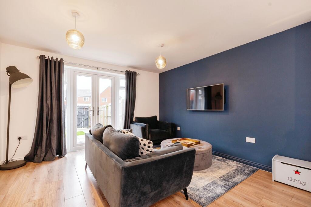 Lounge / Kitchen