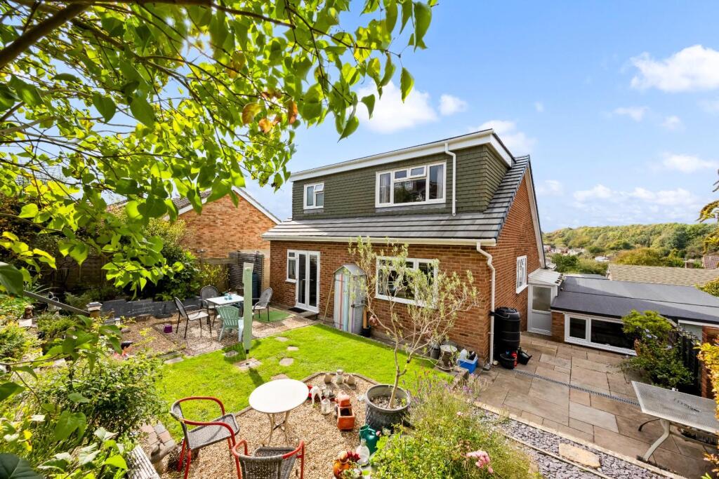 Broad Rigg Avenue, 37_021.JPG